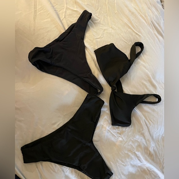 Black Women's Swimwear Set🌴 with 2 Different style Bottoms - Picture 5 of 8